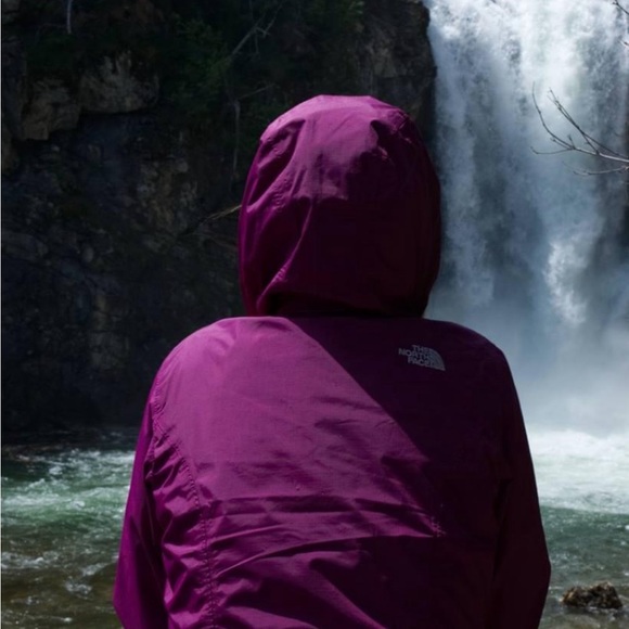 The North Face Women's Hyvent Purple Raincoat Jacket, Size Small - Picture 4 of 8